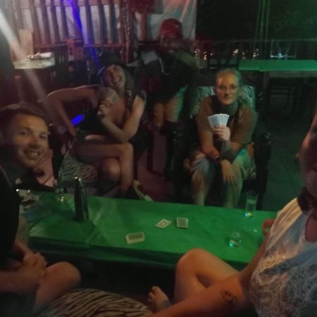 The Traveller'S Hostel & Private Rooms 锡吉里亚 外观 照片