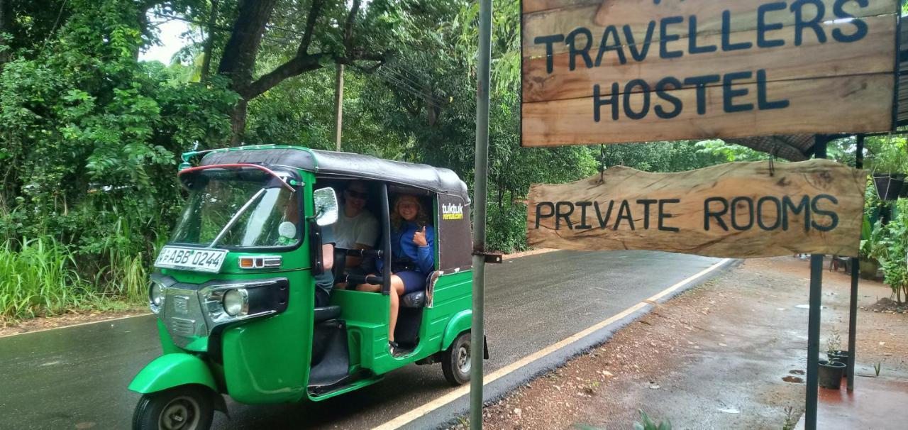 The Traveller'S Hostel & Private Rooms 锡吉里亚 外观 照片