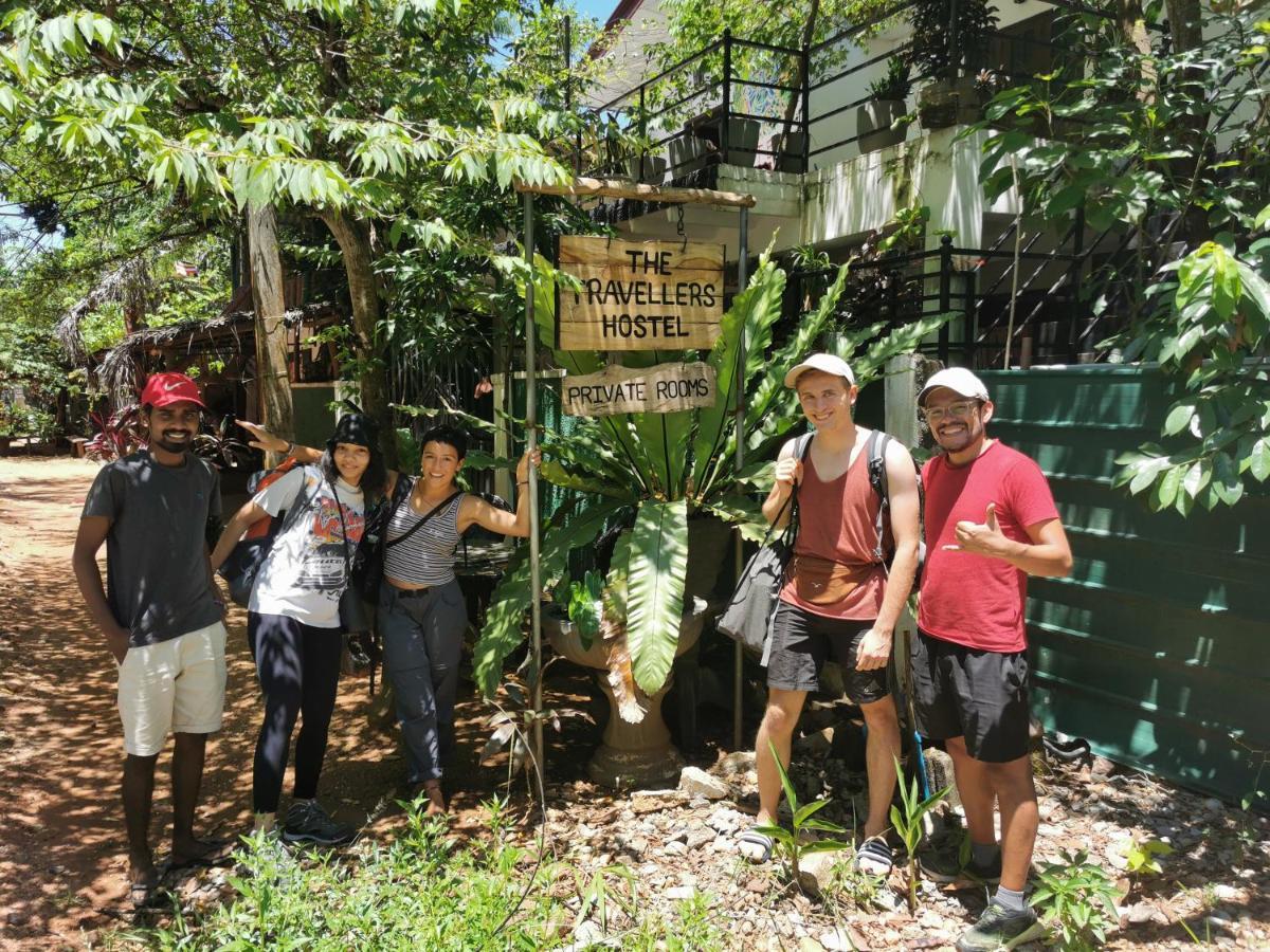 The Traveller'S Hostel & Private Rooms 锡吉里亚 外观 照片